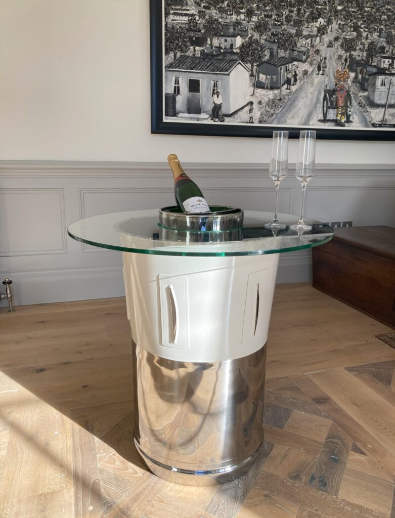 CHAMPAGNE_TABLE_1_1
